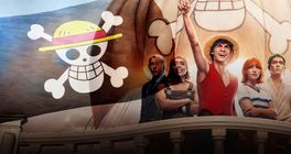 Proč protivládní protesty po světě používají pirátskou vlajku z anime