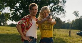 V thrilleru Carolina Caroline vyrazí dva milenci na divokou jízdu plnou vášně a zločinu