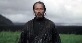 Ve sci-fi thrilleru Ami astronaut Mads Mikkelsen havaruje na neznámé planetě
