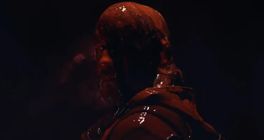 Filmová adaptace hororovky Iron Lung se ukazuje ve finálním traileru