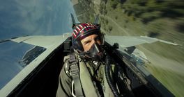 Tvůrci hitu Top Gun: Maverick chystají konspirační thriller o UFO