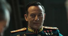 Jason Isaacs si zahraje v absurdní černé komedii z období druhé světové války 