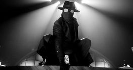 Spider-Noir: Nicolas Cage se houpe na pavučinách v novém traileru