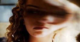 V hororu Man Finds Tape dva sourozenci zjistí, že jejich rodné město skrývá něco zlého