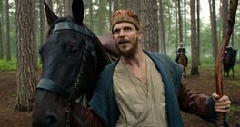 V hororu Exit to the Guillotine začnou herci při zkoušení divadelní hry mizet jeden po druhém