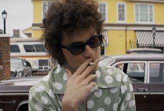 Timothée Chalamet vstupuje jakožto mladý Bob Dylan do světa hudby v novém traileru