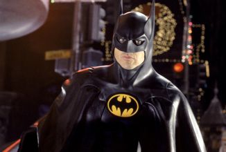 Z produkce Batgirl unikly první fotky Michaela Keatona v obleku Batmana