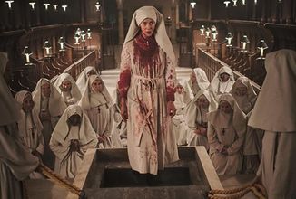 V hororu Consecration se mladá žena pokusí vyšetřit ďábelskou vraždu ve skotském klášteře