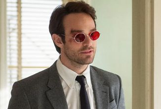 Daredevil-Charlie-Cox-Marvel-Everett-TCDDARE_EC009-H-2022.webp