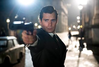 Zakladatel Amazonu se ptá, kdo má být příštím Bondem. Henry Cavill vede na celé čáře
