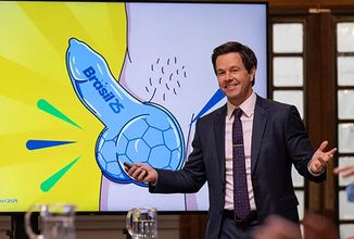 V komedii Kdo neskáče, nemá Kule hop! budou dva kondomoví manažeři prchat z Brazílie