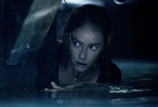 crawl-movie-review.webp