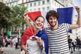 french-fans-with-french-flags.jpg