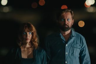 V české fantasy Máma a Táta jsou Boží procitnou v současné Praze dva slovanští bohové