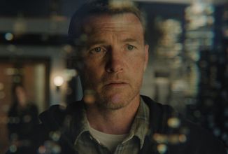 Sam Worthington se v minisérii Najdu si tě pokusí uprchnout z vězení, aby našel svého syna