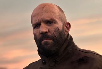 V prvním traileru na akčňák Včelař 2 je Jason Statham znovu připraven se všemi zatočit