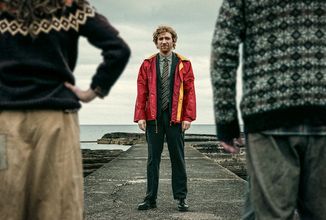V komedii The Incomer padne Domhnall Gleeson do rukou dvou podivných sourozenců