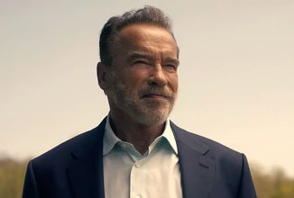 The Man With The Bag: Arnold Schwarzenegger a Alan Ritchson budou zachraňovat Vánoce