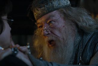Proč Brumbál ve filmu křičel na Harryho?