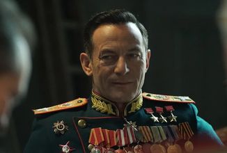Jason Isaacs si zahraje v absurdní černé komedii z období druhé světové války 