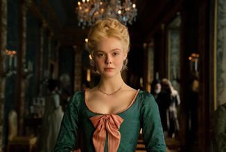 K novým Hunger Games se připojuje Elle Fanning jako mladá Effie Trinket