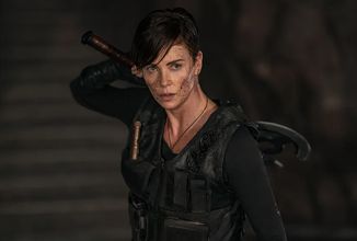 K novému filmu Christophera Nolana se připojuje Charlize Theron