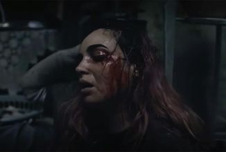 V první upoutávce na Smrtelné zlo: V plamenech se rozhoří démonické šílenství