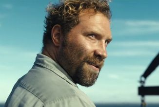 Dangerous Animals: Vrahoun Jai Courtney hází ženy hladovým žralokům