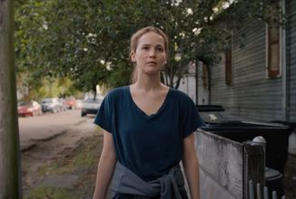 Srdceryvné drama Mosty s Jennifer Lawrence v hlavní roli se pochlubilo novým trailerem