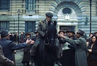 Tommy Shelby se vrací v prvním teaseru k filmovému pokračování Gangů z Birminghamu