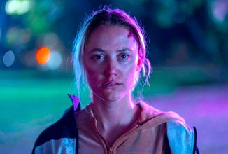 V krimi thrilleru In Cold Light čeká na Maiku Monroe drsný boj ve zločineckém podsvětí