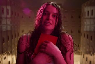 V hororu Puppet uvízne hlavní hrdinka v labyrintu plném loutek a iluzí