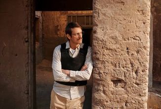 V nové minisérii bude Joel Kinnaman jako agent CIA vyslýchat Saddáma Husajna