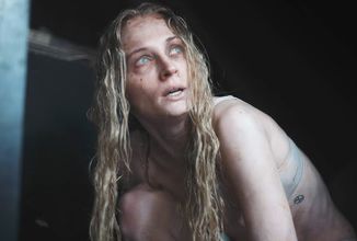 Sophie Turner bojuje o přežití v upoutávce na survival thriller Trust