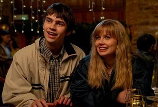 V romantické komedii Finding Emily se pátrání po dívce snů zvrtne ve školní chaos