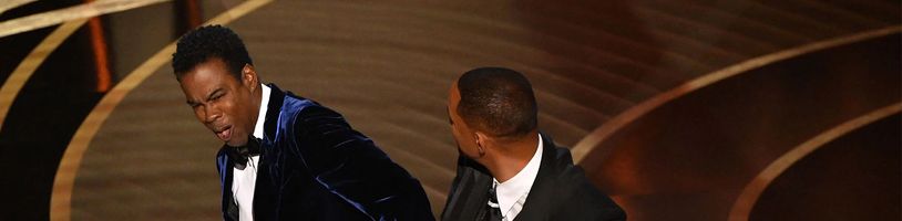 Will Smith se veřejně omluvil Chrisu Rockovi za facku na Oscarech