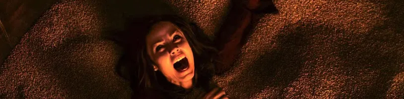 V thrilleru The Cackling of the Dodos Runs najde hlavní hrdina mrtvolu v obilném silu