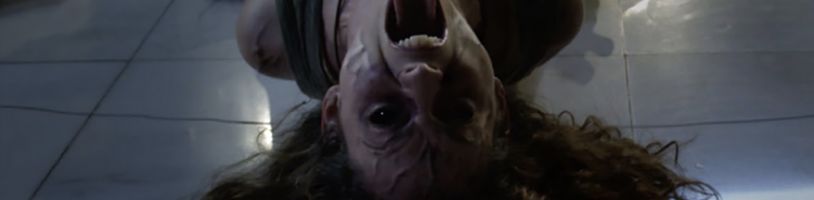V pěkně uřvaném traileru na horor Don't Look at the Demon zavítáme do domu hrůzy a smrti