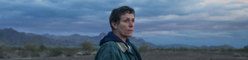 Oscarová Frances McDormand se ocitá na osvobozující životní pouti napříč Zemí nomádů 
