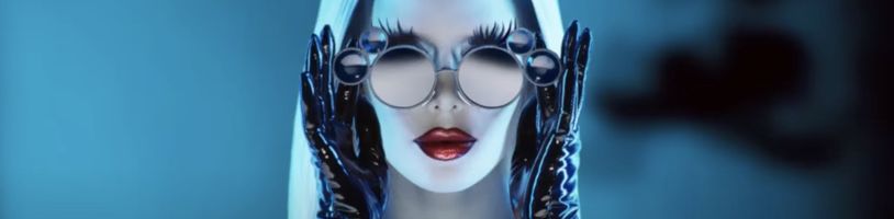 American Horror Story: Trailer na novou řadu s Kim Kardashian není nic pro arachnofoby