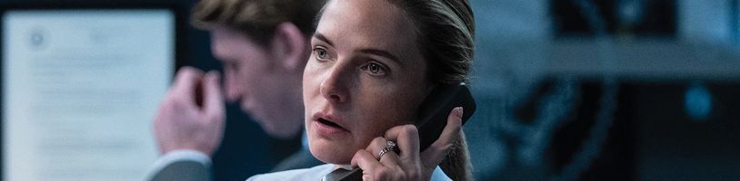 Rebecca Ferguson a Greta Lee se v nové romanťárně potkají na cestě mezi líbánkami a pohřbem