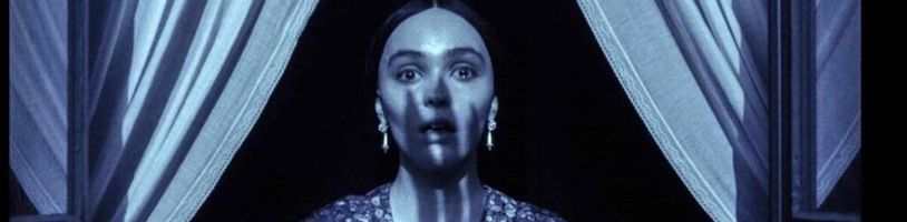 První trailer na upířinu Nosferatu je vyloženě nasáklý temnou a hrůznou atmosférou