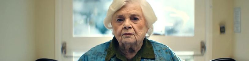Thelma: June Squibb se jako drsná devadesátiletá babička na skútru stává akční hrdinkou