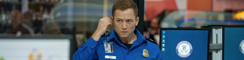 Carry-On: Taron Egerton svede na letišti souboj s nebezpečným vyděračem