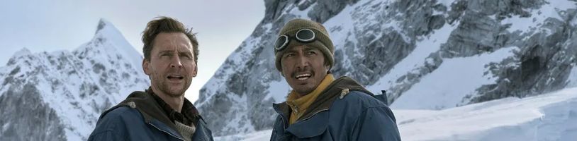 Tom Hiddleston se vydá na vrchol Mount Everestu, novinka Tenzing má venku první teaser