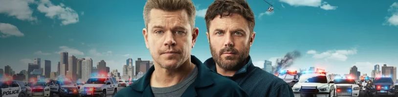 Matt Damon a Casey Affleck v krimi komedii Provokatéři unikají před zákonem a zločinci