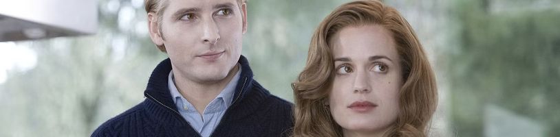 Komedie Eternally Yours sleduje upíří manžele, kteří se musí smířit s tím, že jejich dcera randí se smrtelníkem