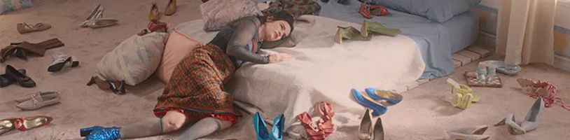 Bizarní ulítlost By Design bude vyprávět o ženě, ze které se stane židle