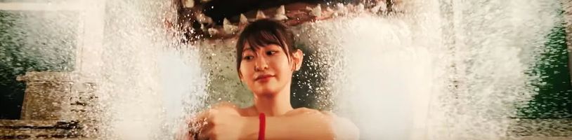 Šílené japonské béčko se zaměří na žraloky, kteří napadnou lázně, podívejte se na trailer