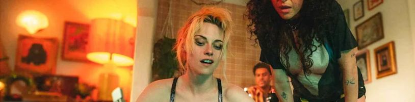 V komedii The Wrong Girls získá zdrogovaná Kristen Stewart telepatické schopnosti